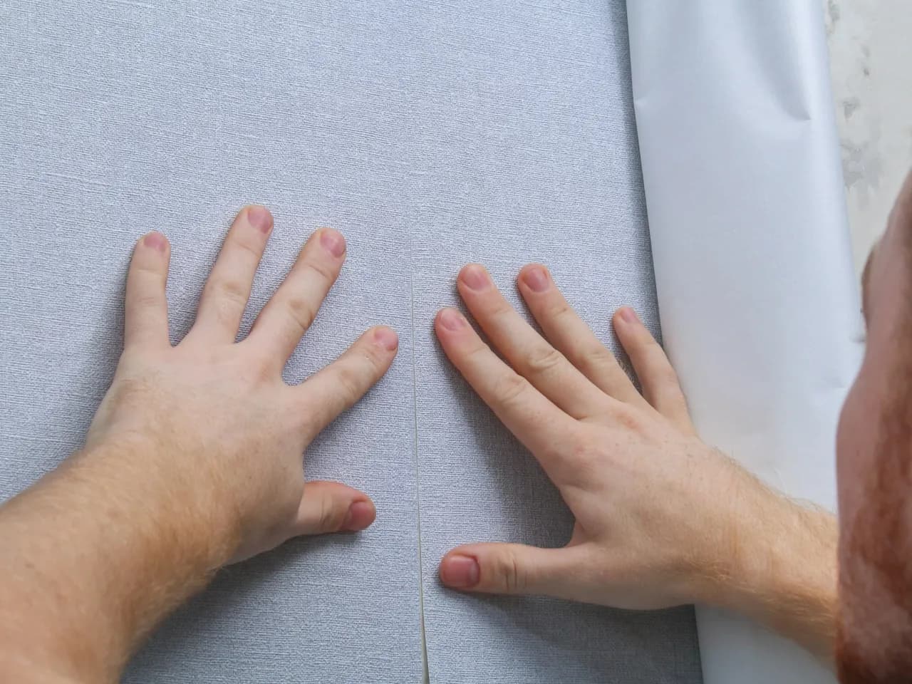 Jak przygotować ścianę pod tapetę, aby uniknąć problemów z aplikacją